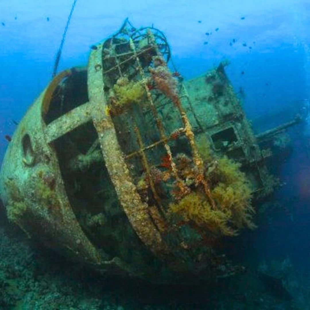 CORON REEFS & WRECKS